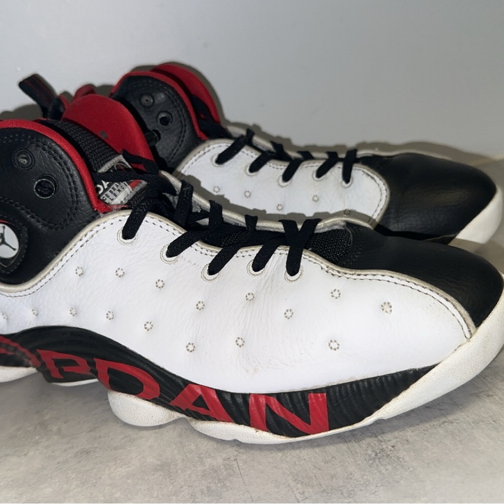 Air Jordan Team 2 “Chicago” 2022